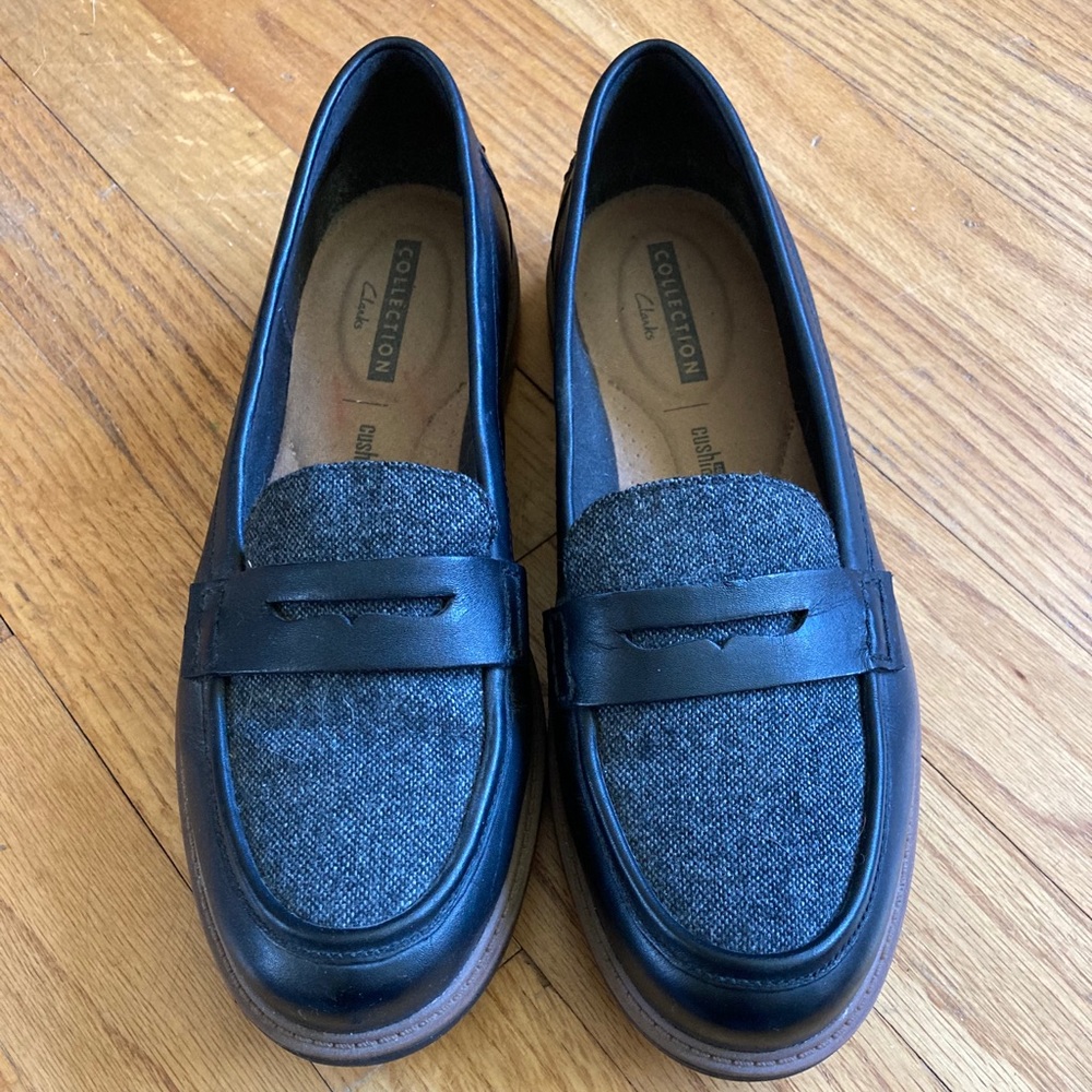 Black Clarks Loafers size 8.5